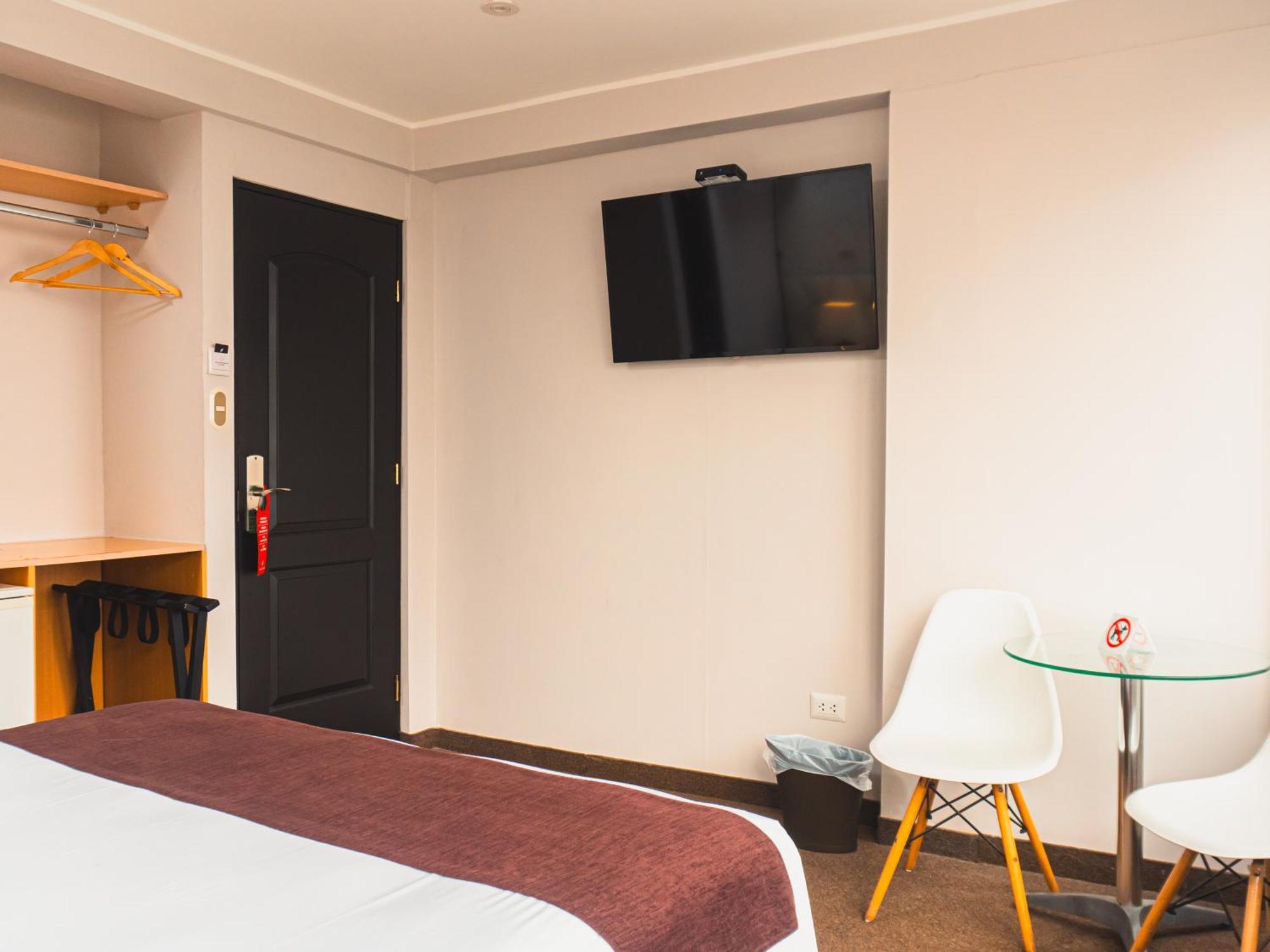 Ferre Miraflores 3* Lima